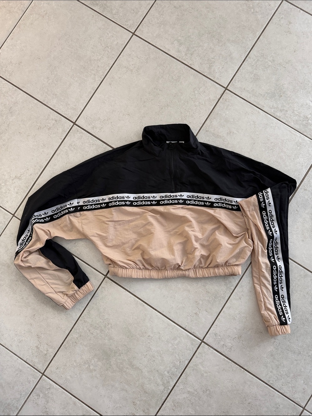 adidas Women’s Black & Beige Colorblock Cropped Bomber Jacket